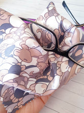 Load image into Gallery viewer, Rats - Lens Cleaning Cloth
