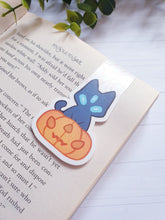Load image into Gallery viewer, Cat Pumpkin Magnetic Bookmark
