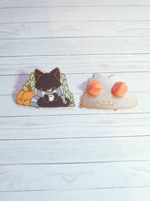Load image into Gallery viewer, Cat Pin
